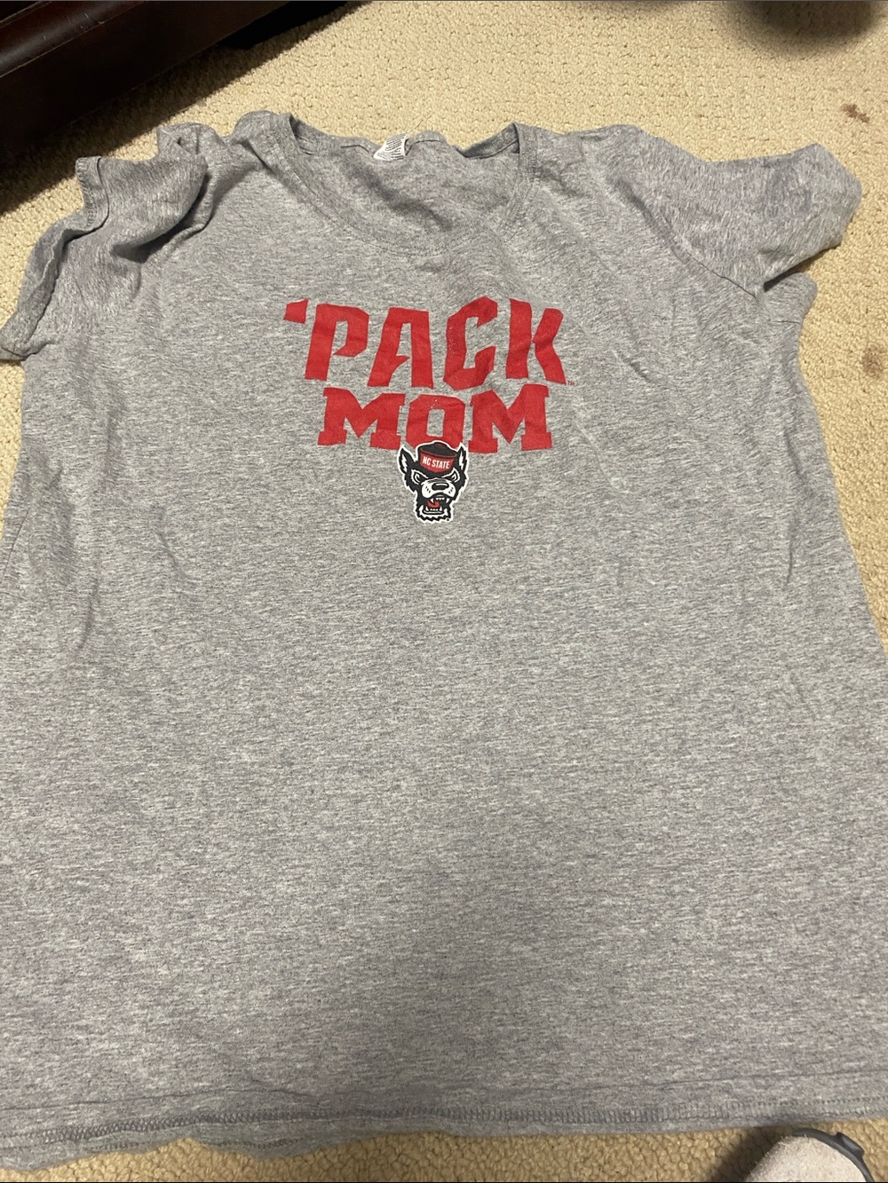 Gray 'Pack Mom' Short Sleeve Tee with Red Logo